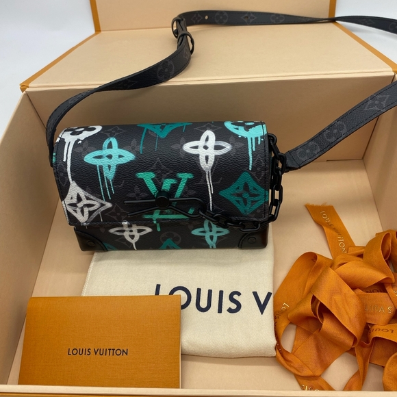 SOLD!!Louis Vuitton Monogram Eclipse Steamer Wearable Wallet Graffiti Multicolor - Picture 3 of 15